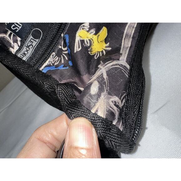 LeSportSac Snoopy Peanuts Sketch Classic Hobo Black Nylon Crossbody Bag - Picture 15 of 16